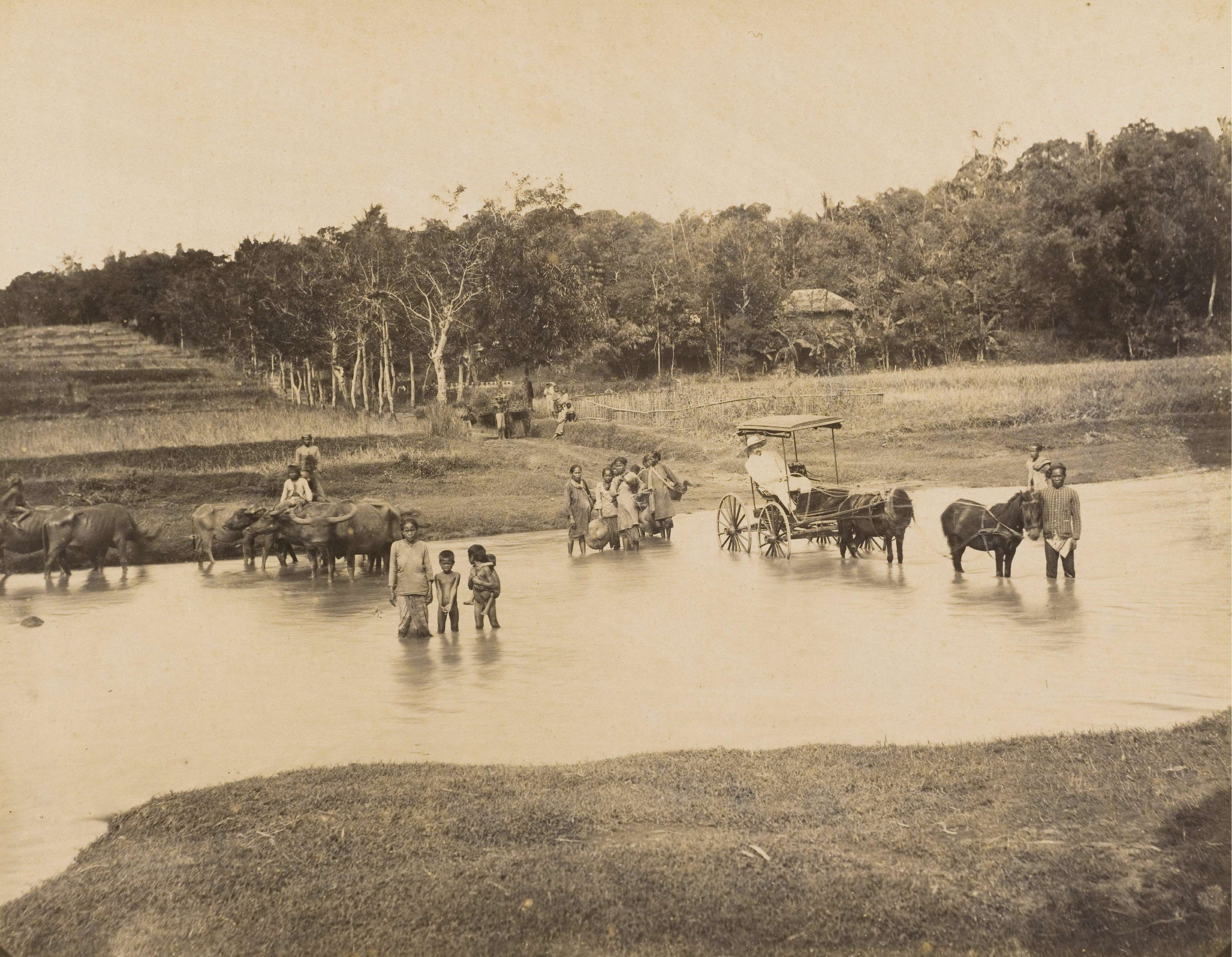 Potret Penyebrang di Kali Cideres tepatnya di Desa Bonang sekitar tahun 1890-1895 